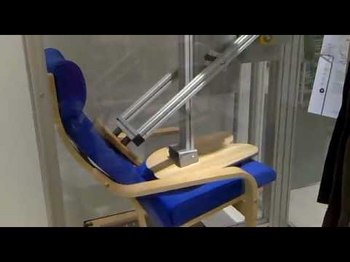 壊れない椅子耐久テスト.jpg